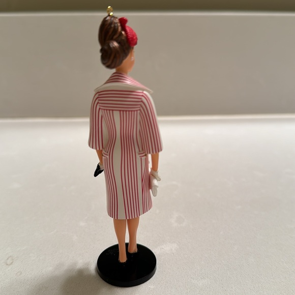 Roman Holiday Barbie Ornament by Hallmark 2007 - Picture 7 of 9